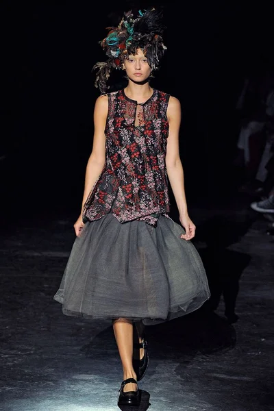 Look 15